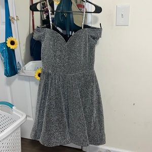 Beautiful grey dress, size Large